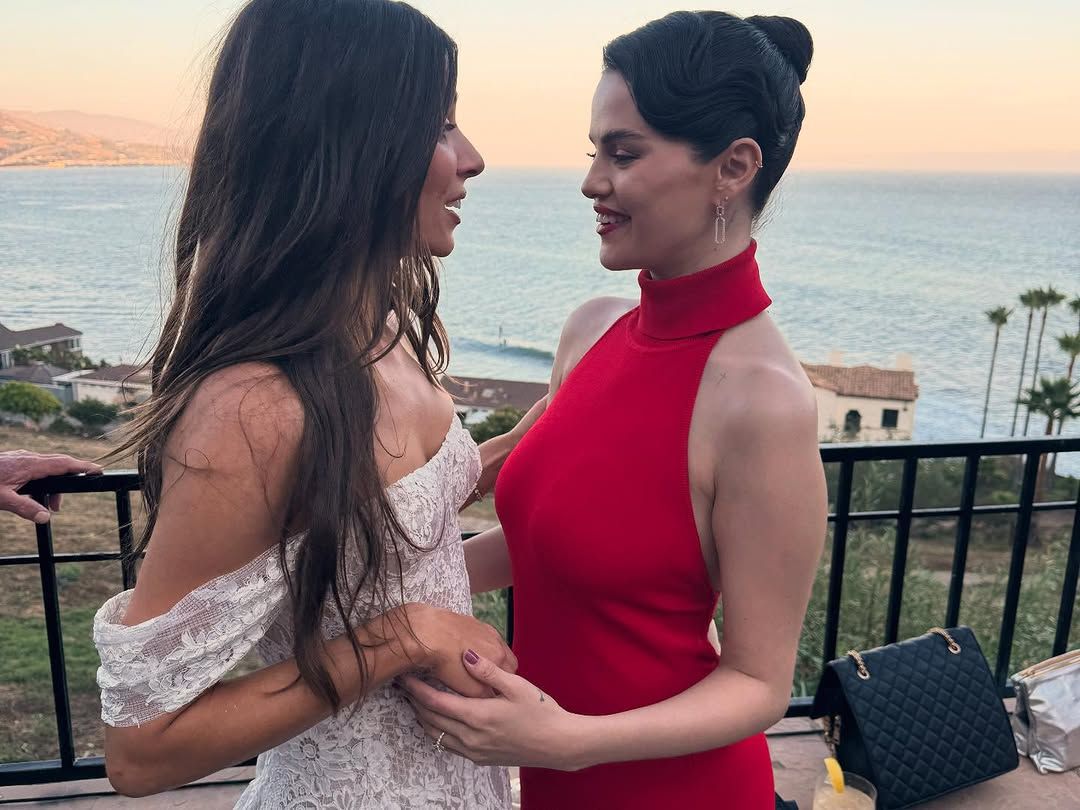 سيلينا وبيني في الزفاف