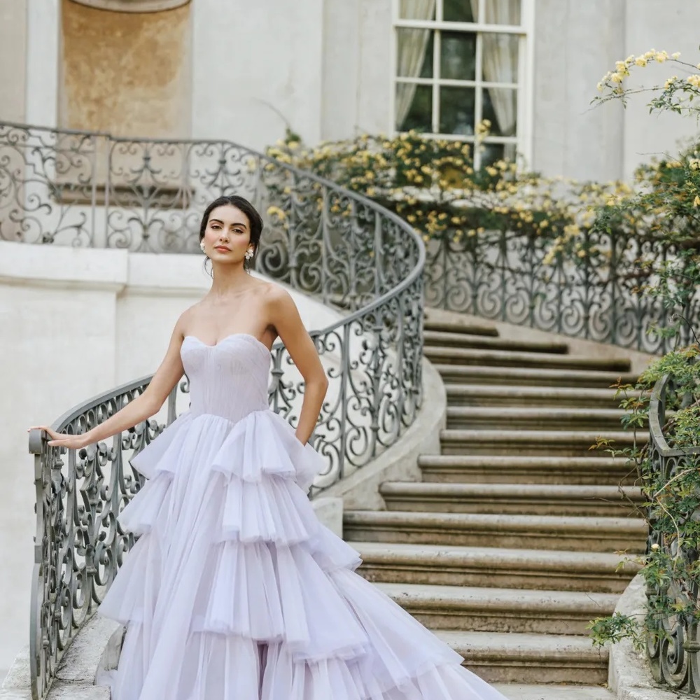 فستان زفاف بلون باستيل وردي