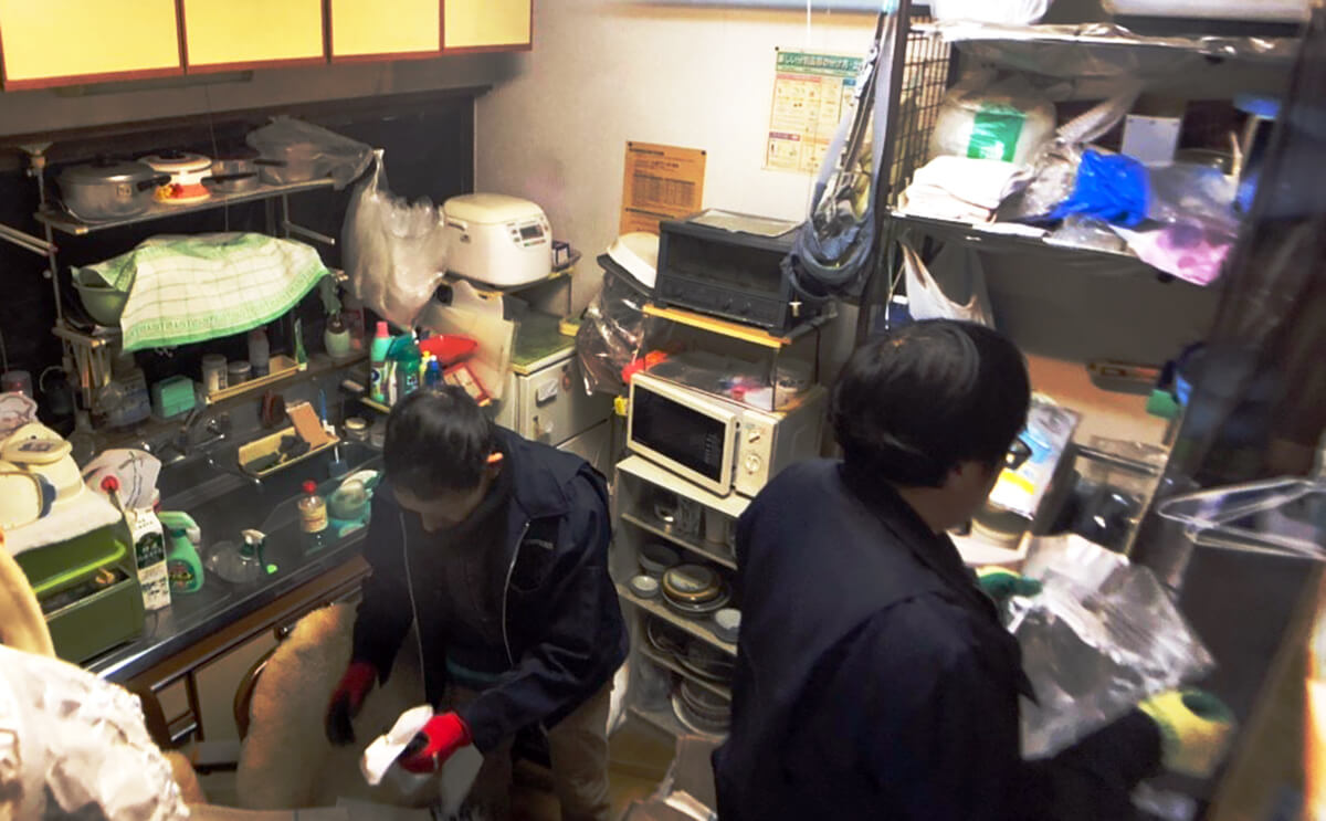 遺品整理の丁寧な作業