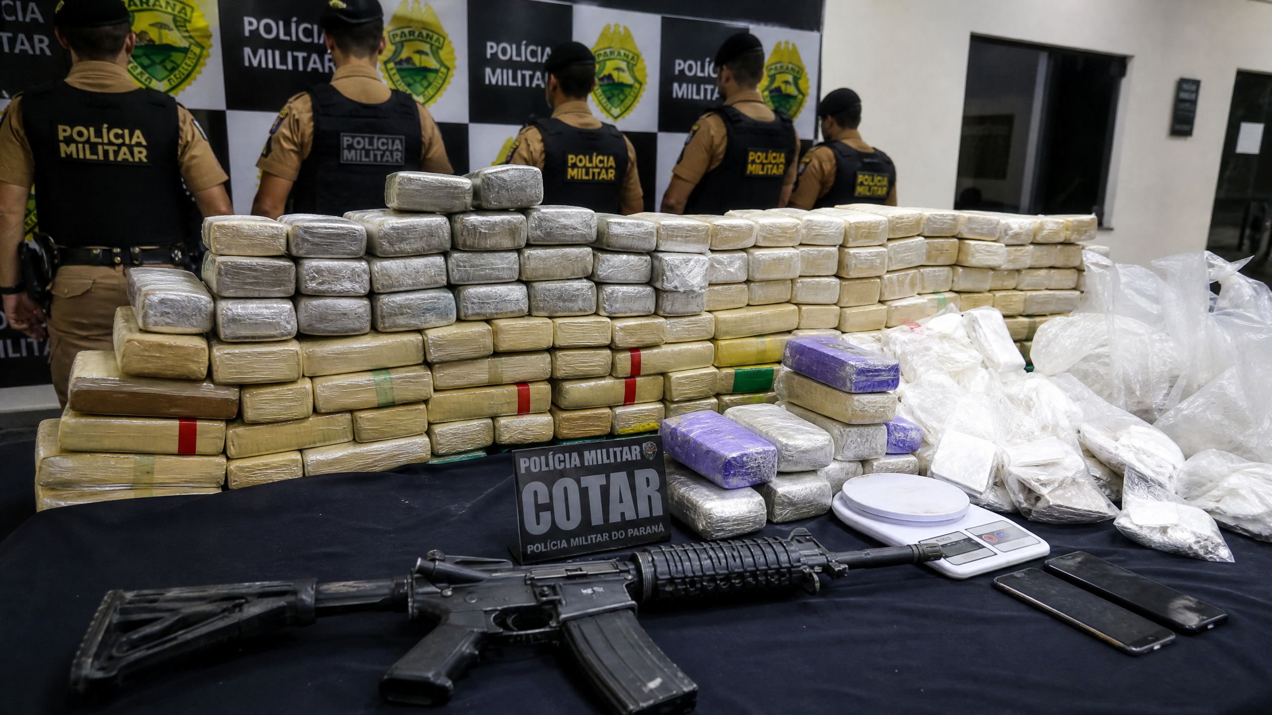 Apreensão de Drogas e Armas