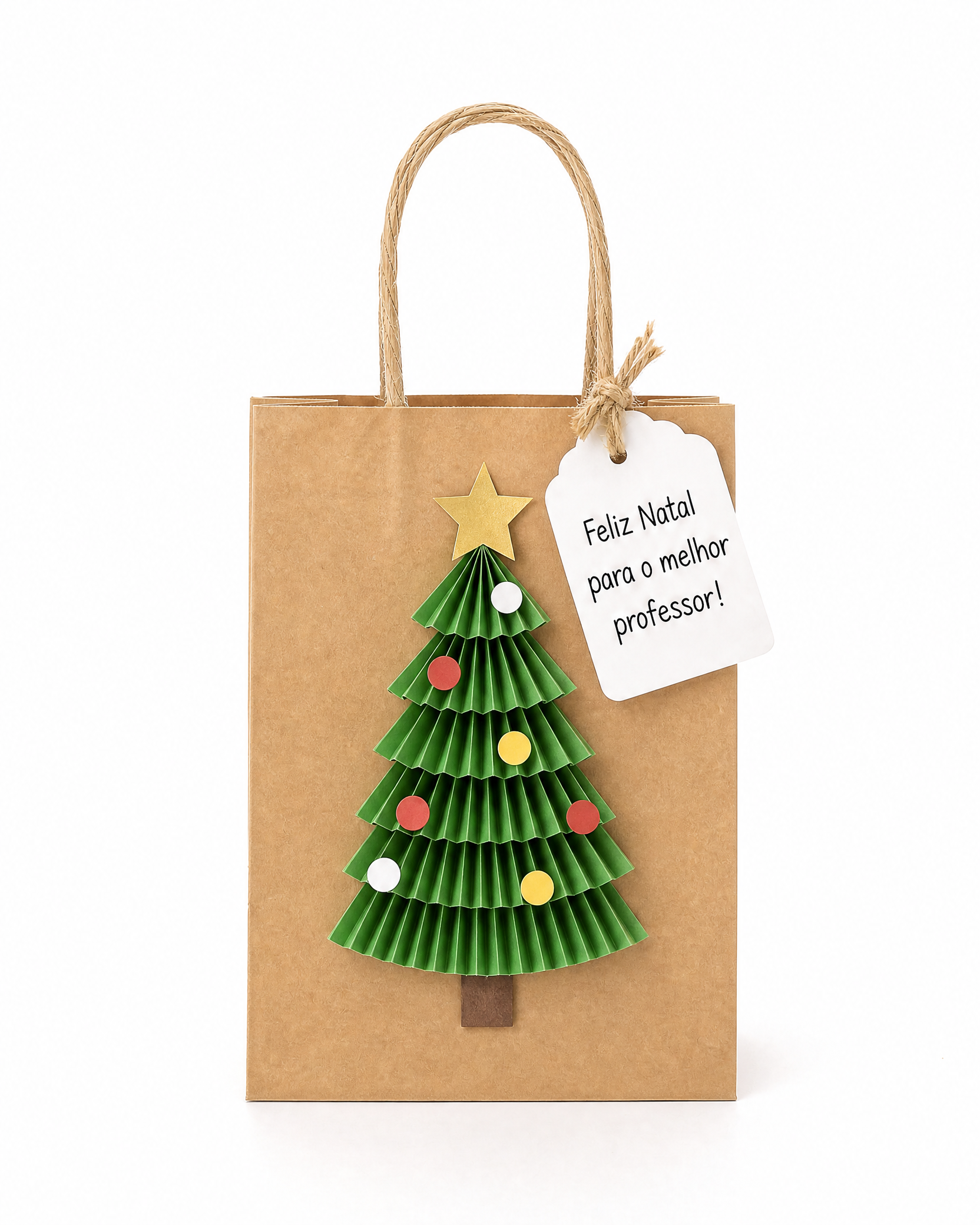 Sacolinha kraft com árvore de Natal tridimensional feita de papel sanfonado
