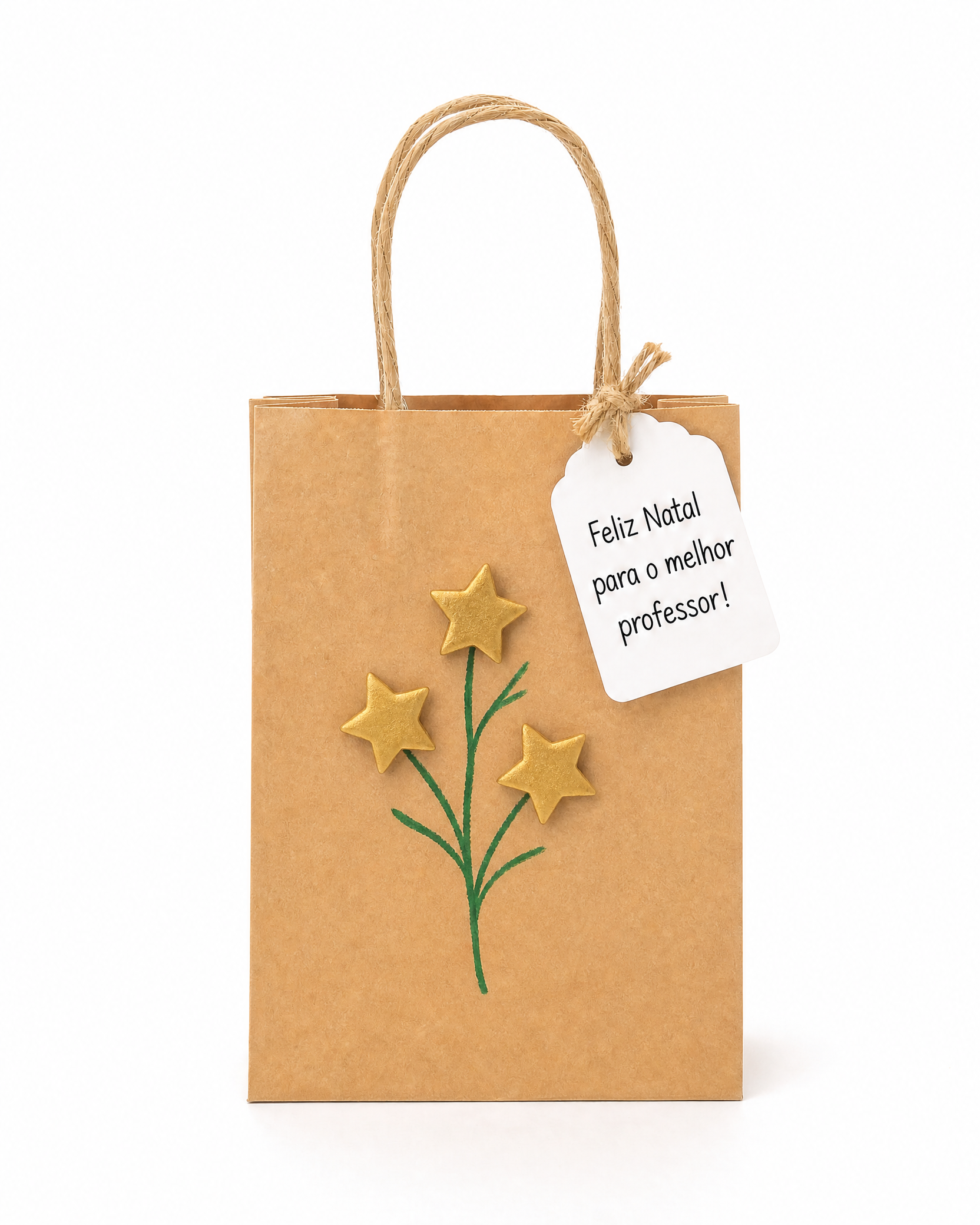 Sacolinha kraft decorada com estrelas douradas feitas de macarrão