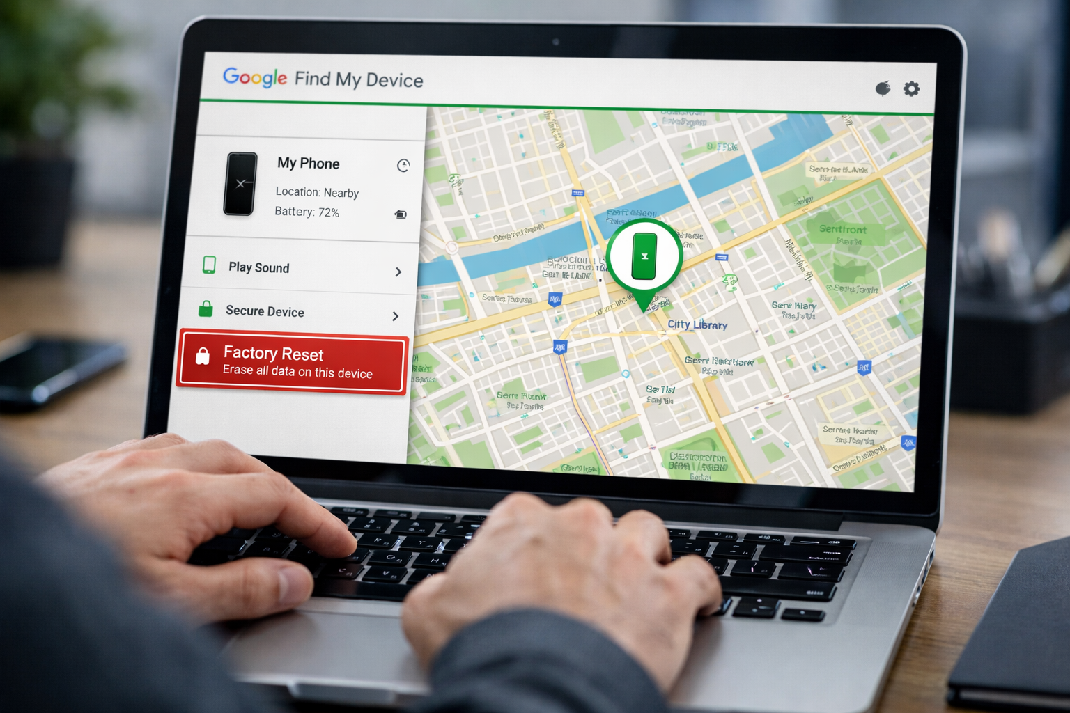 Pessoa usando laptop para acessar o Google Localizador