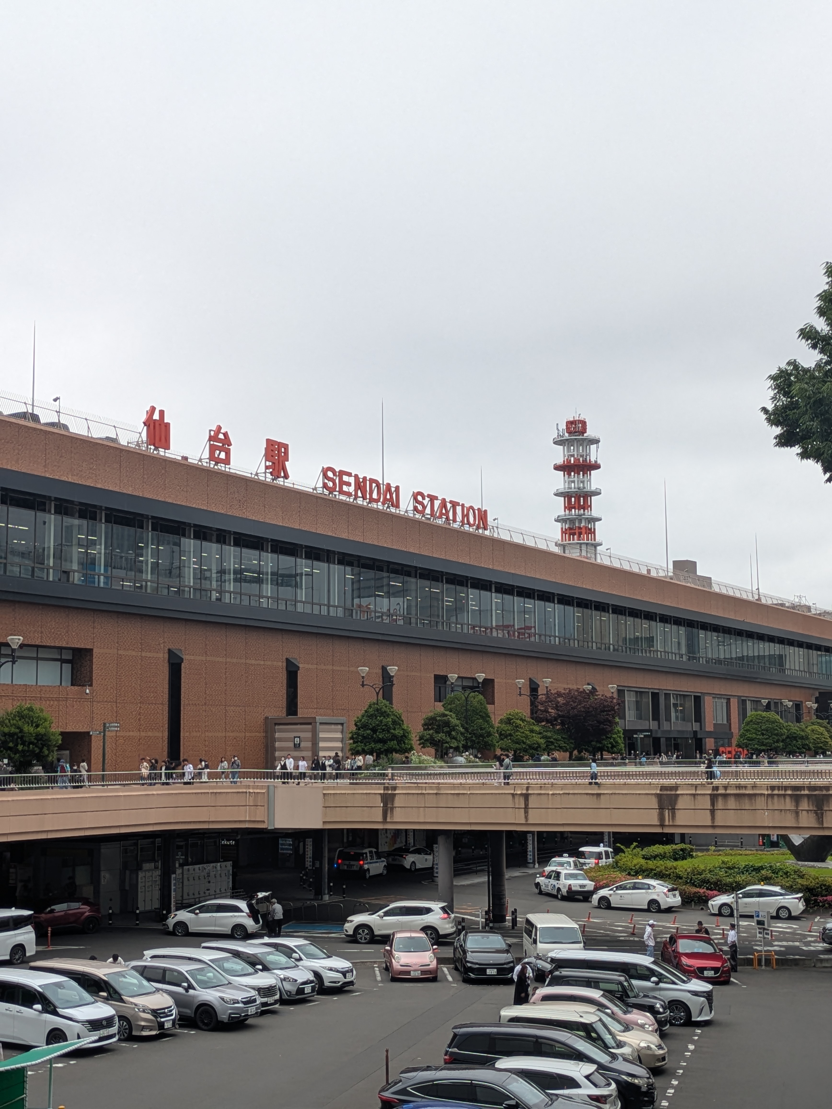仙台駅に到着。ここから最初で最後の百年構想リーグ決勝へ向かう。