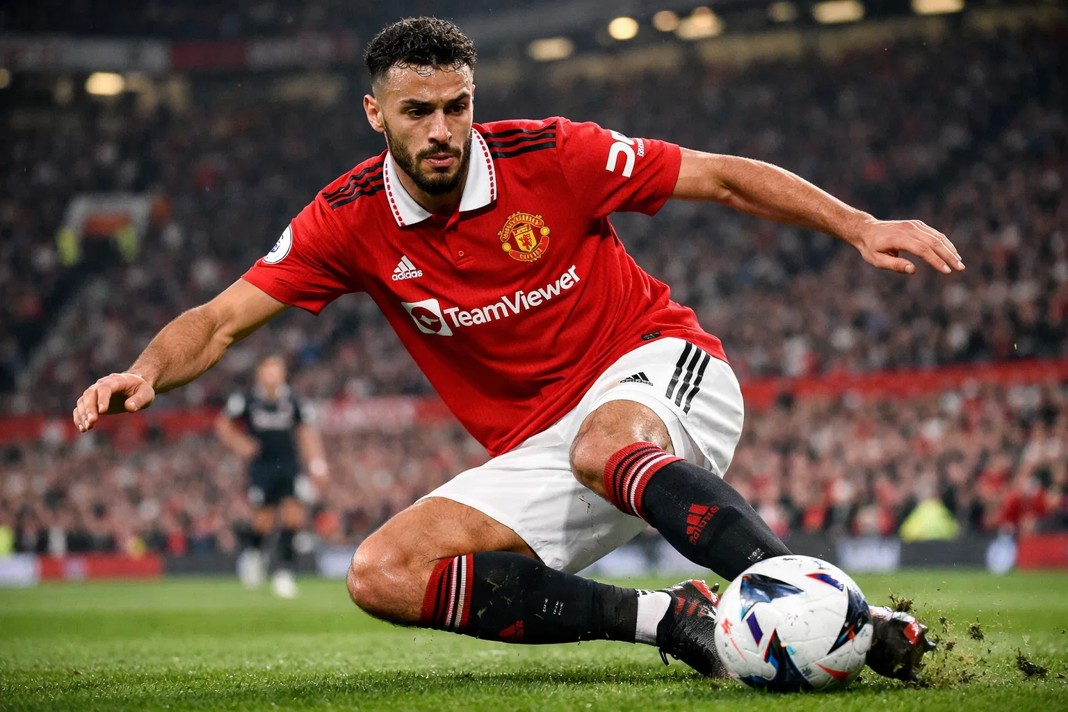 Nasser Mazraoui transfer news sparks Scholes debate