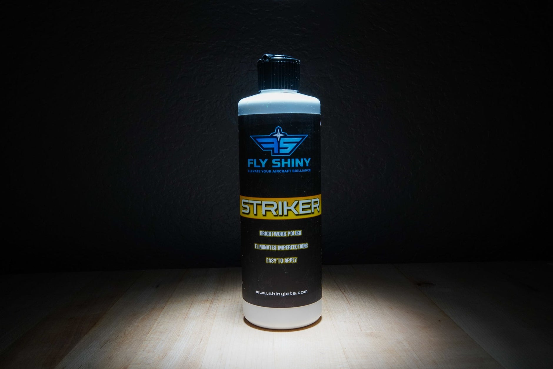Fly Shiny Striker - Medium Grade Metal Polish