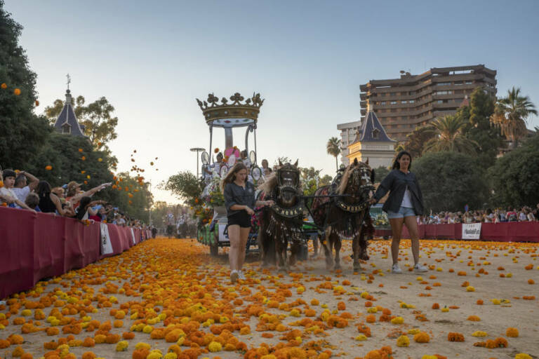 Battle of Flowers Valencia 2025: The World's Most Beautiful Battle of Flowers Celebration Historia de la Batalla de Flores