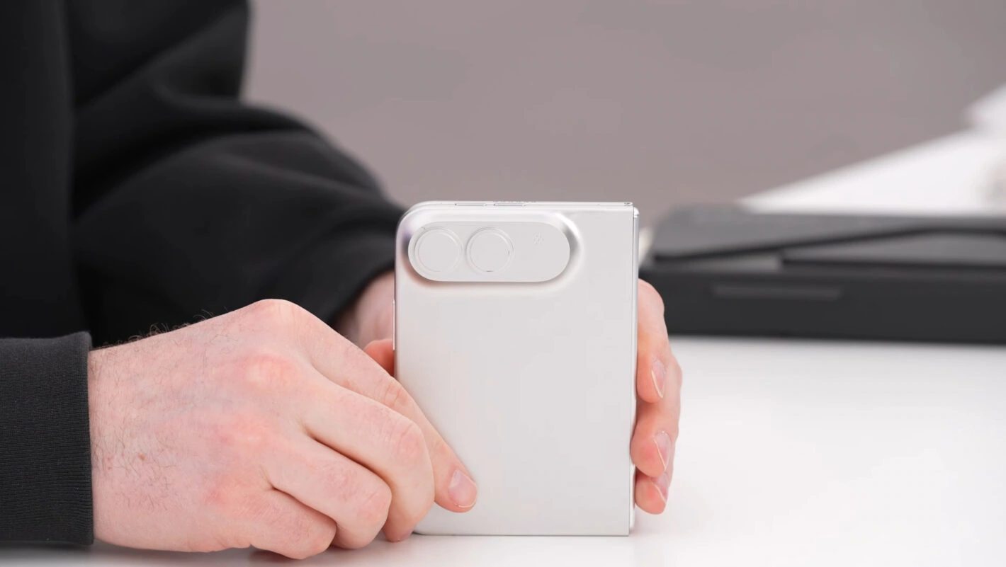 iPhone Ultra Dummy