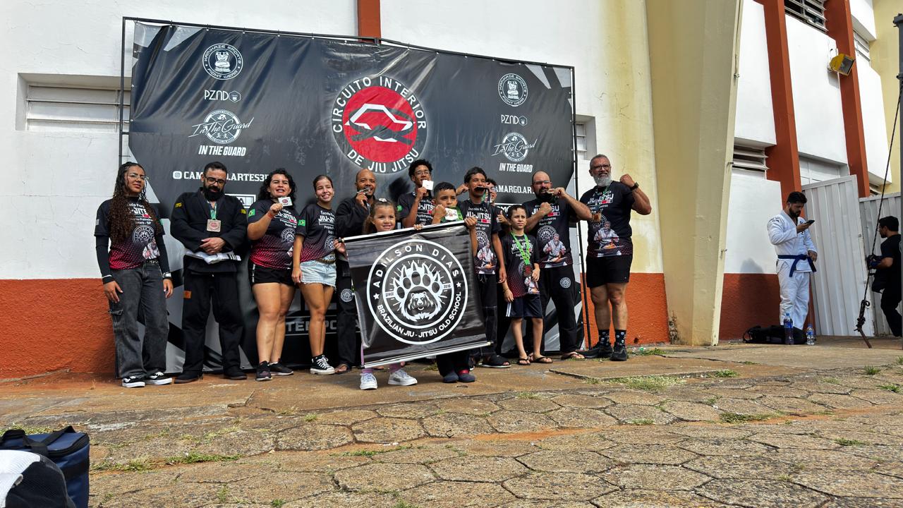Aula de Jiu-Jitsu em projeto social