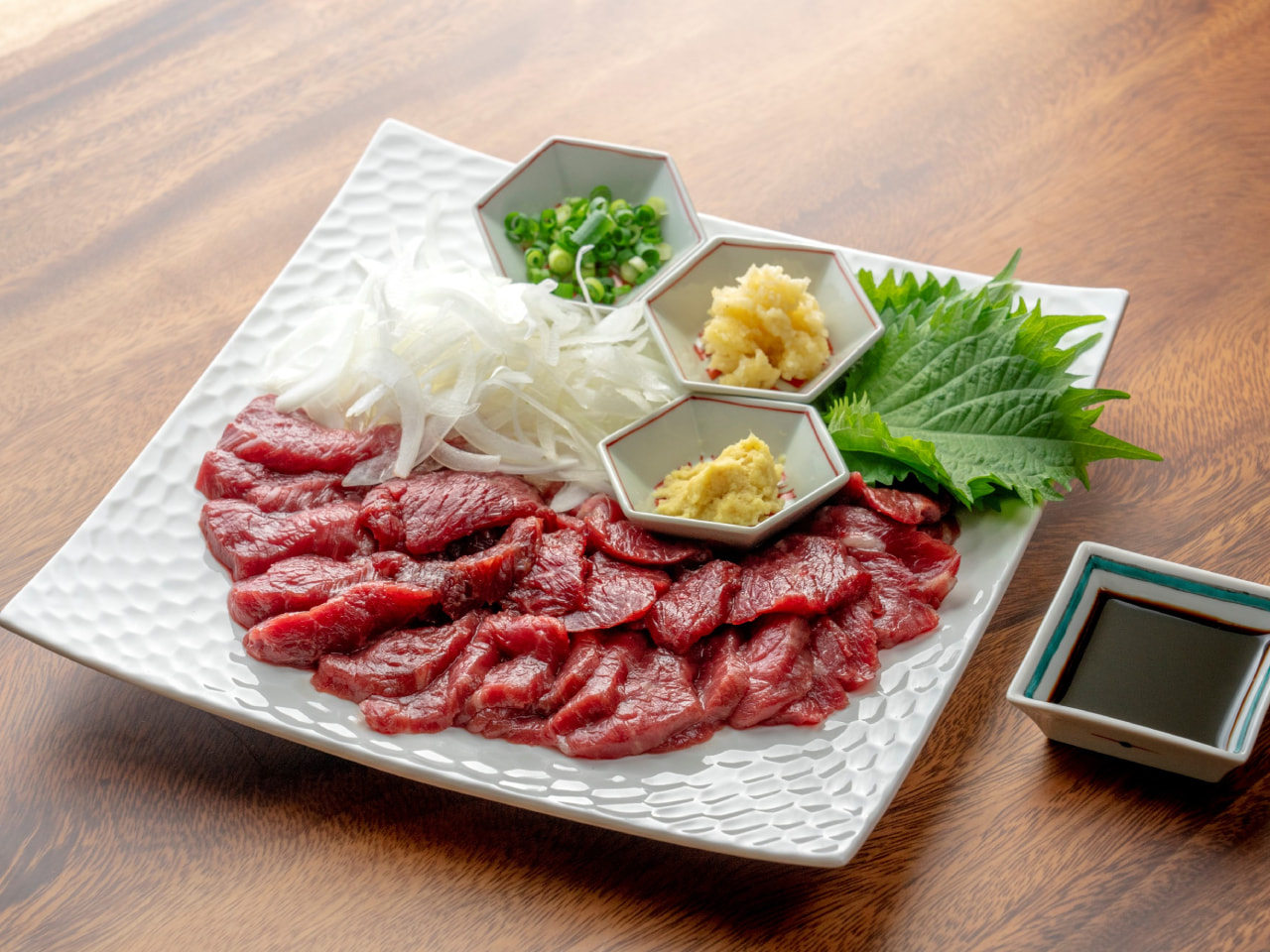 馬刺しのお皿