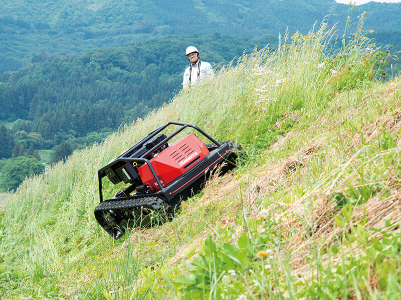 傾斜地専用草刈り機