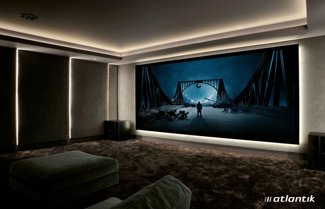 Akustisch transparente Leinwand für optimale Audio-Integration|width=700,height=411,id=bRSxhYTnl2P17JJXwqwy7j