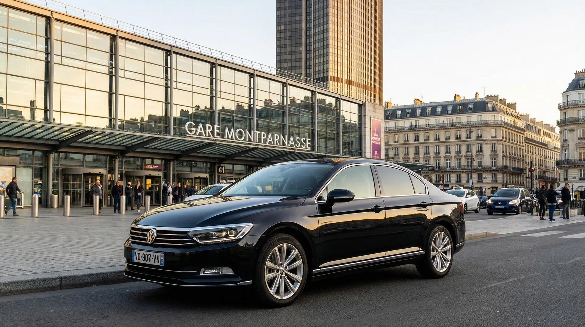 Volkswagen Passat noir devant la Gare Montparnasse Paris