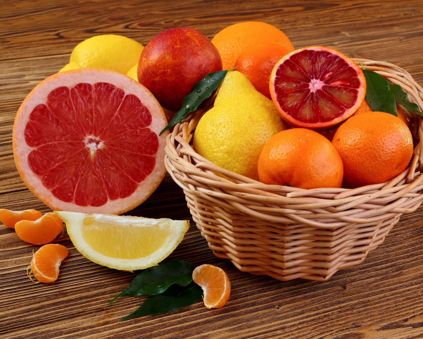 Frutas Cítricas Ricas en Vitamina C Frutas Cítricas Ricas en Vitamina C