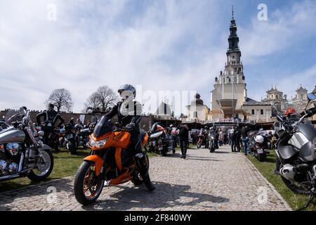 Motocykle przed Jasną Górą