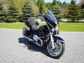 Różne motocykle do wynajęcia