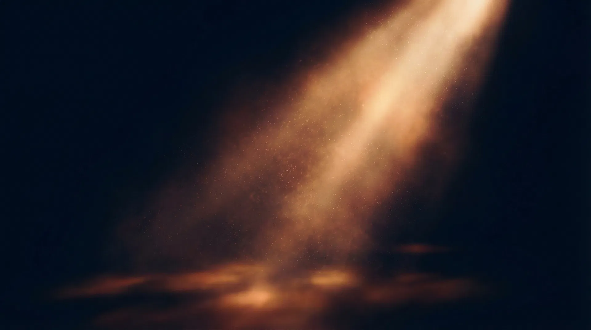 Lumière dorée émergeant de l'obscurité — symbolisant la traversée du deuil et le retour à l'élan de vie