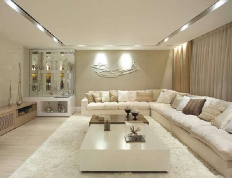 Sala minimalista com texturas