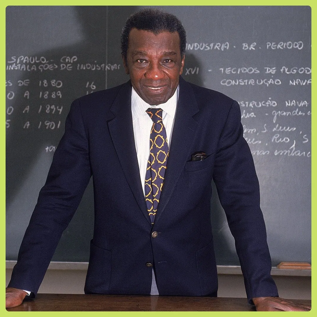Milton Santos em Traje Acadêmico