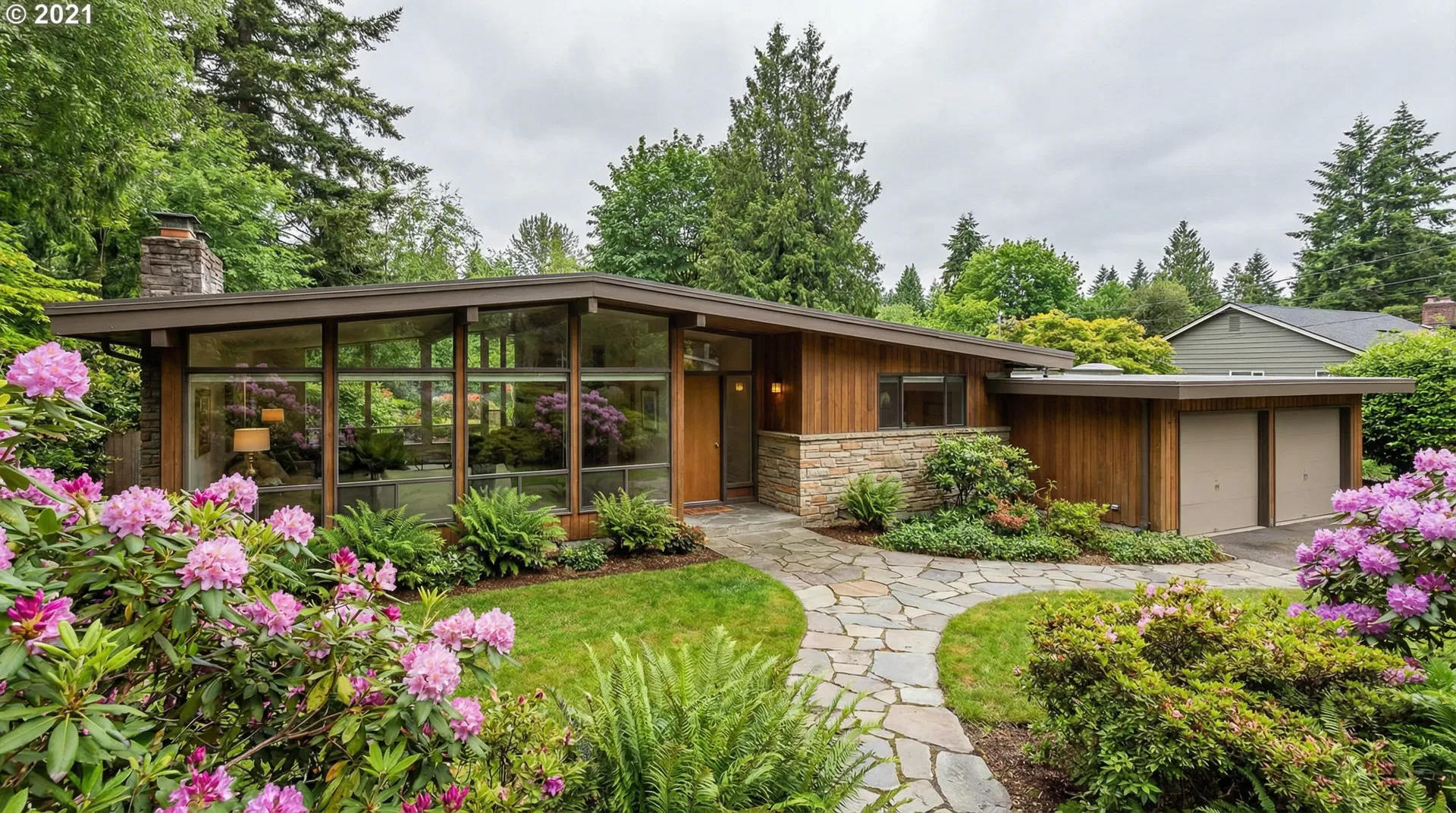 Mid-Century Modern home in Tacoma, WA