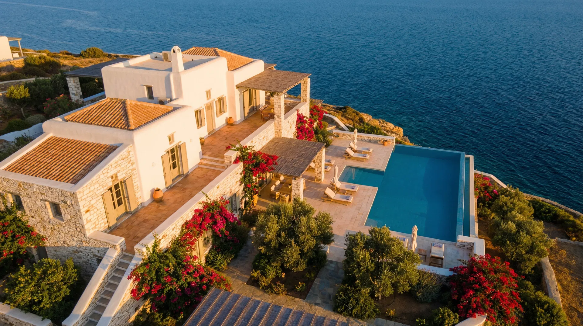 Luxury villa in Greece with infinity pool overlooking the Aegean Sea