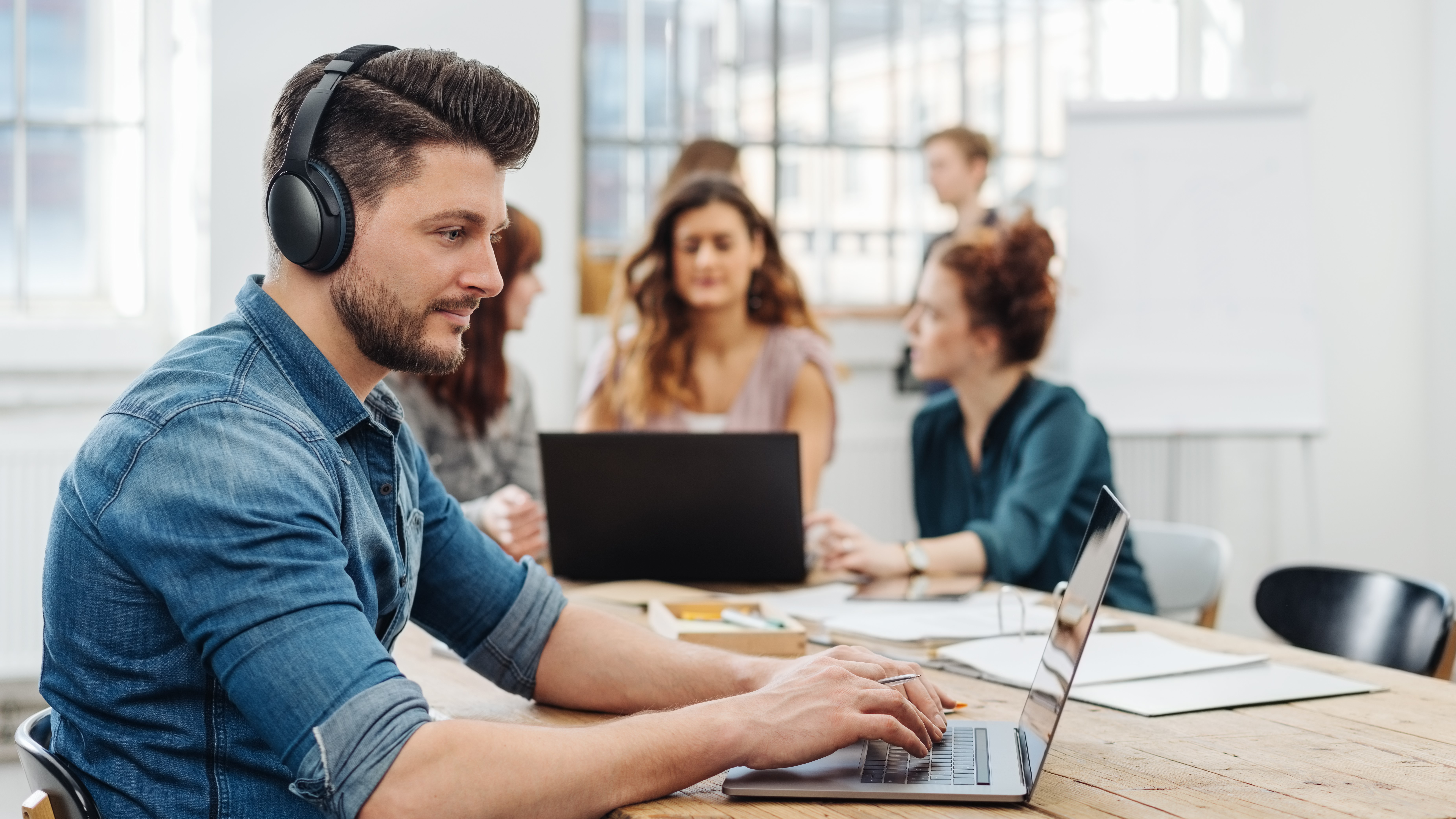 Best Ergonomic Chair for Solopreneurs Under $500 (2026)