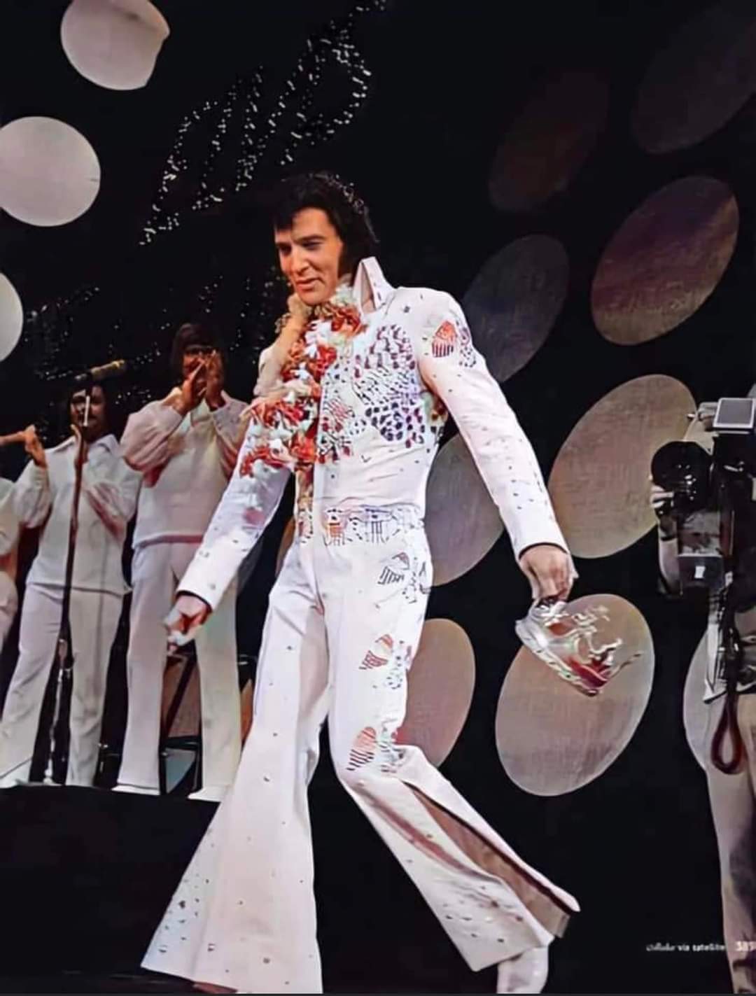 Elvis wearing the American Eagle jumpsuit at Aloha From Hawaii