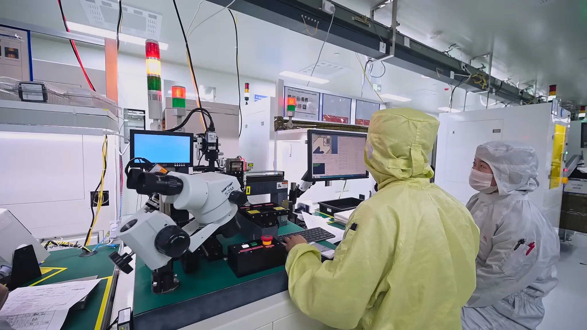 Optical alignment station