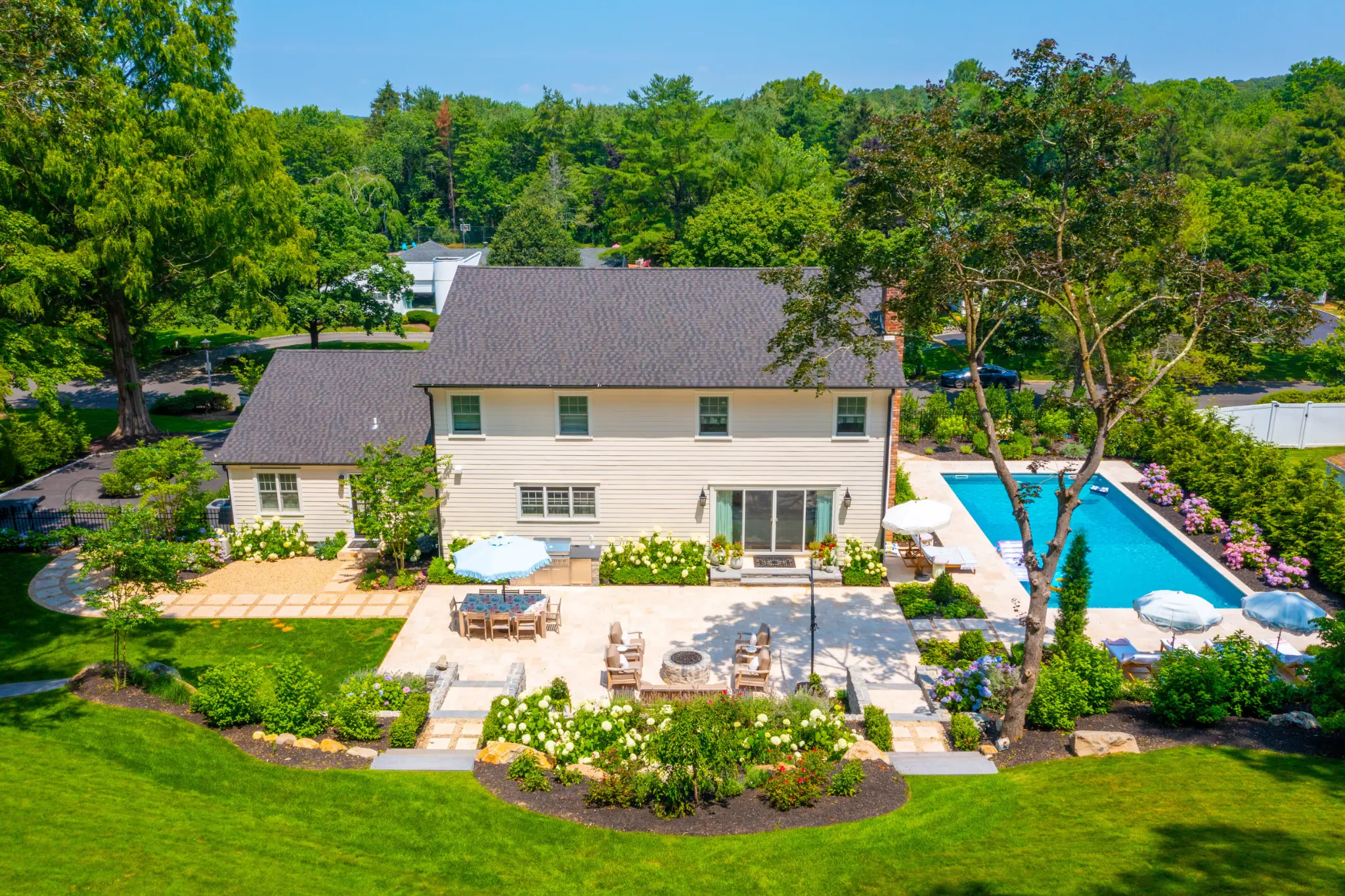 Dix Hills — Landscape Design & Installation — photo 1