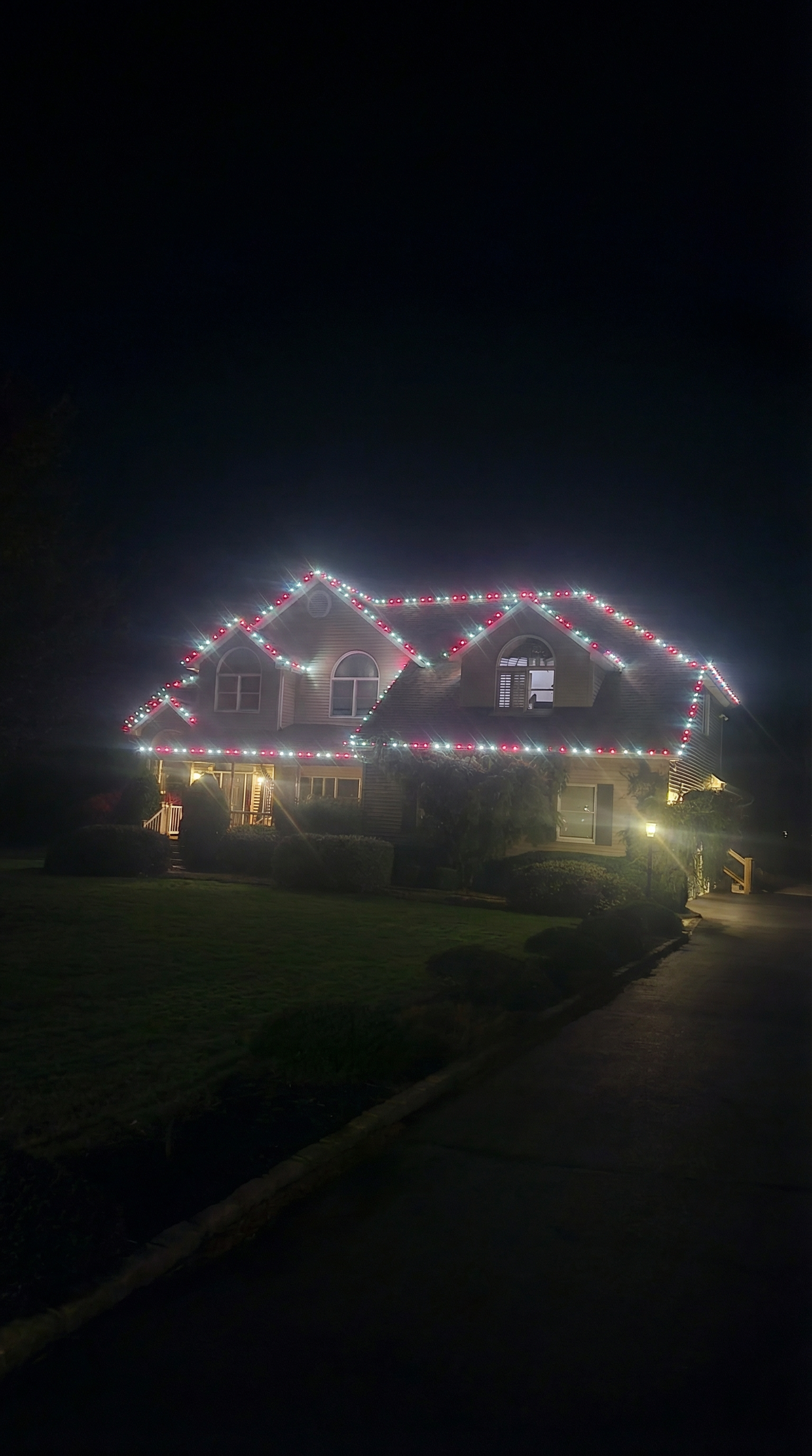 Mt. Sinai — Christmas Roofline Lighting