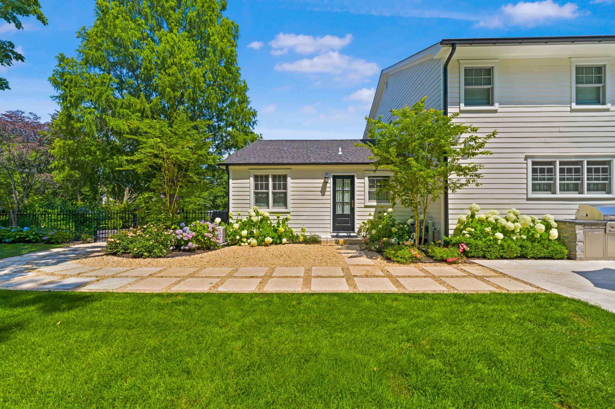 Dix Hills — Landscape Design & Installation — photo 3