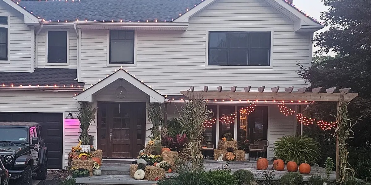 Port Jefferson — Fall Harvest Display & Roofline Lighting