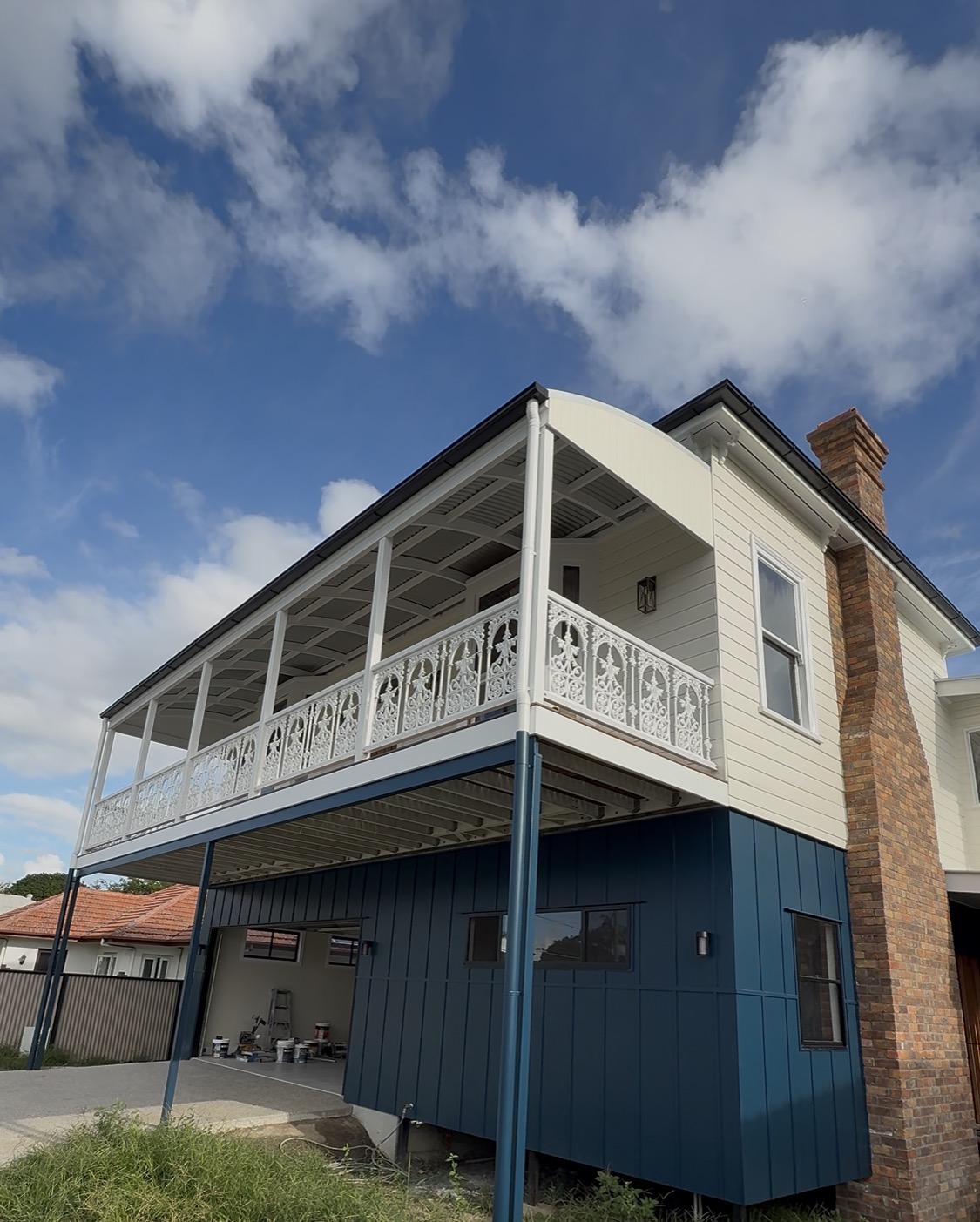 Queenslander Two-Tone Exterior