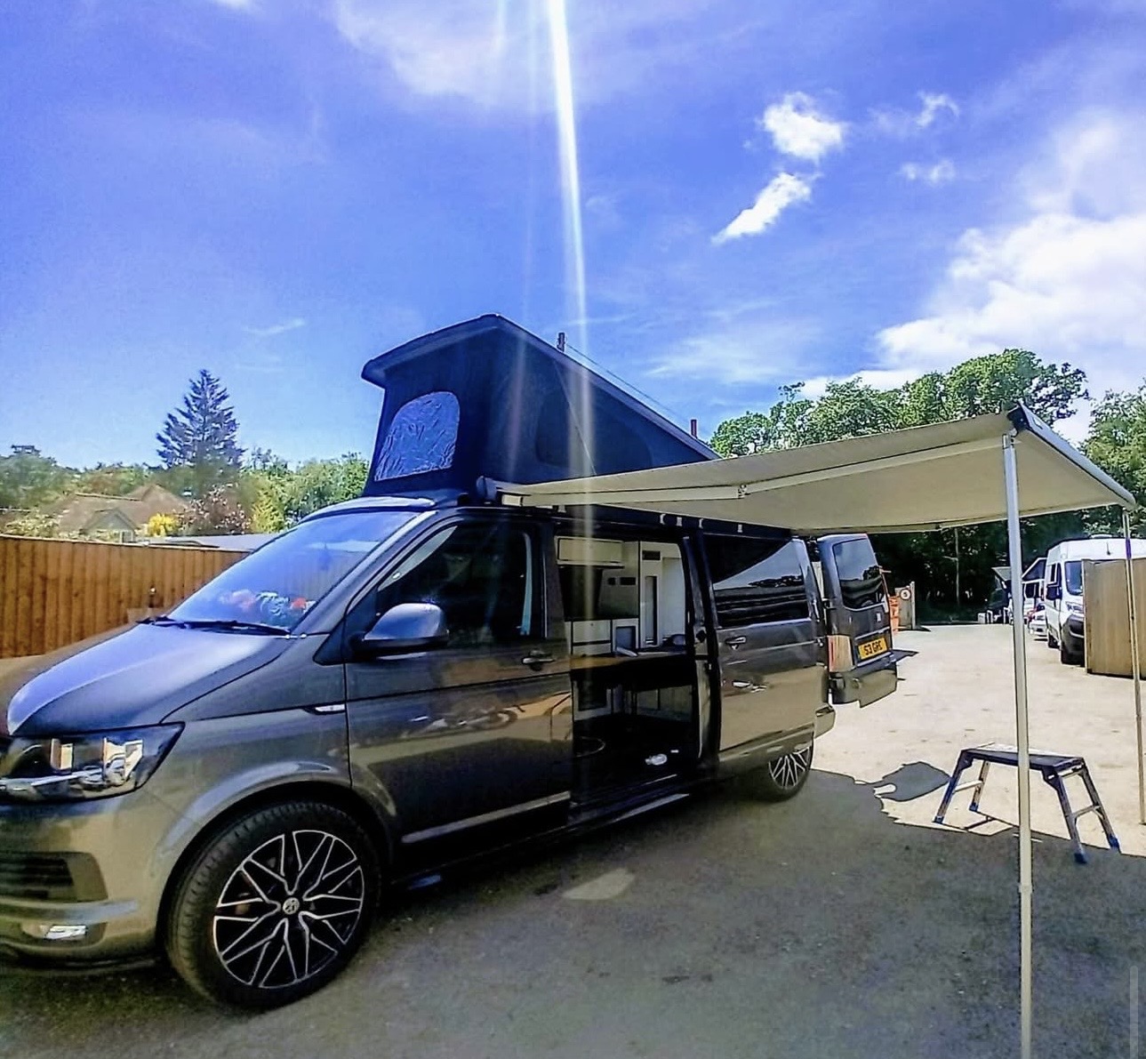 Pop Top & Swivel Seats