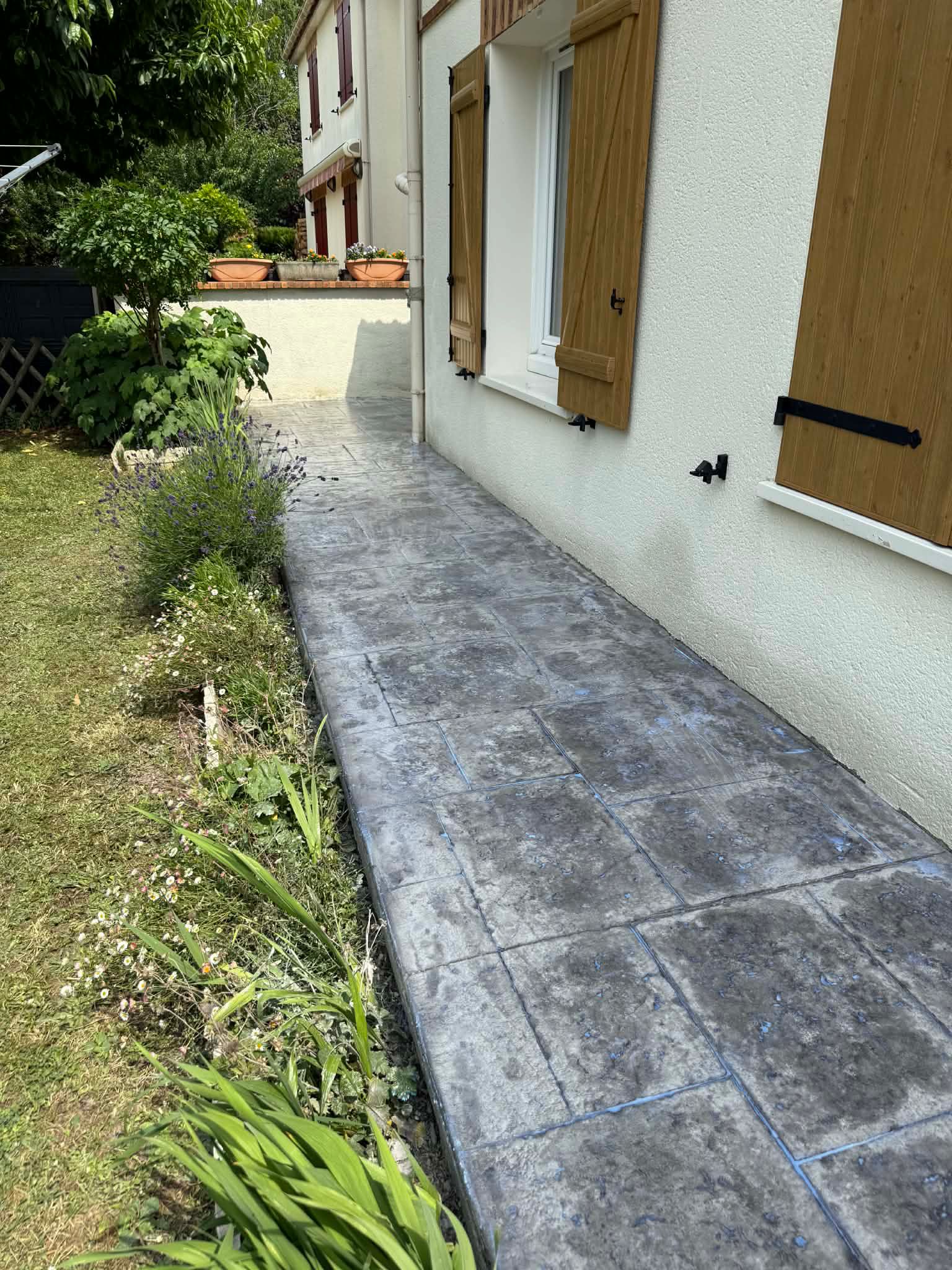 Terasă beton amprentat model piatră mare