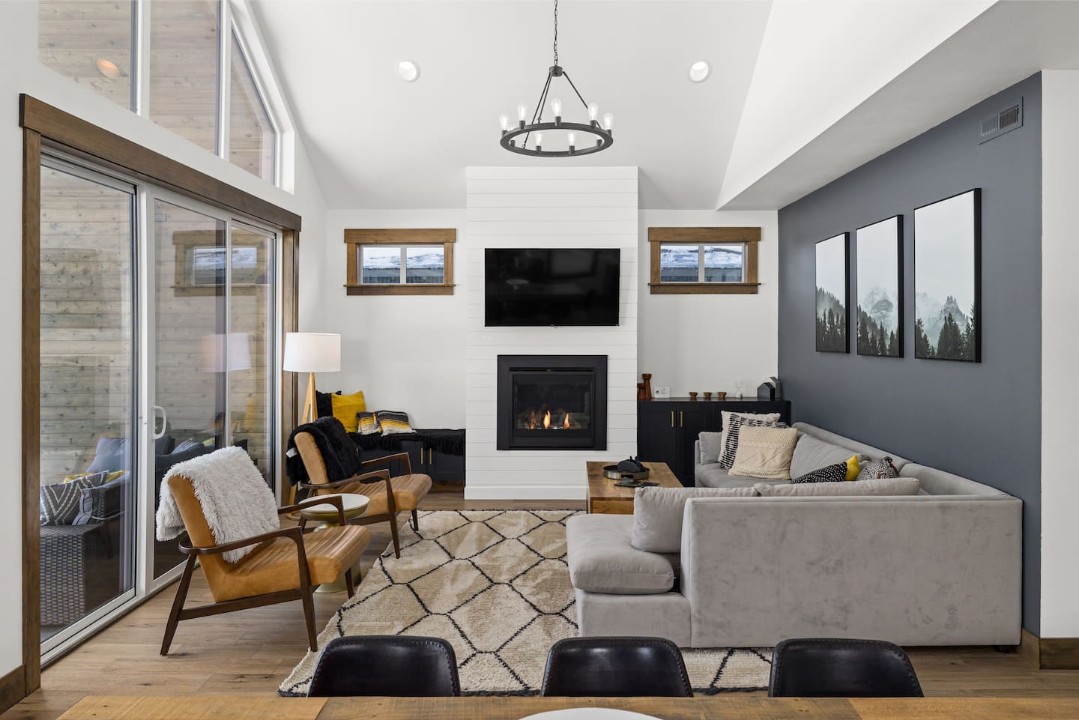 Suncadia luxury home with mountain views