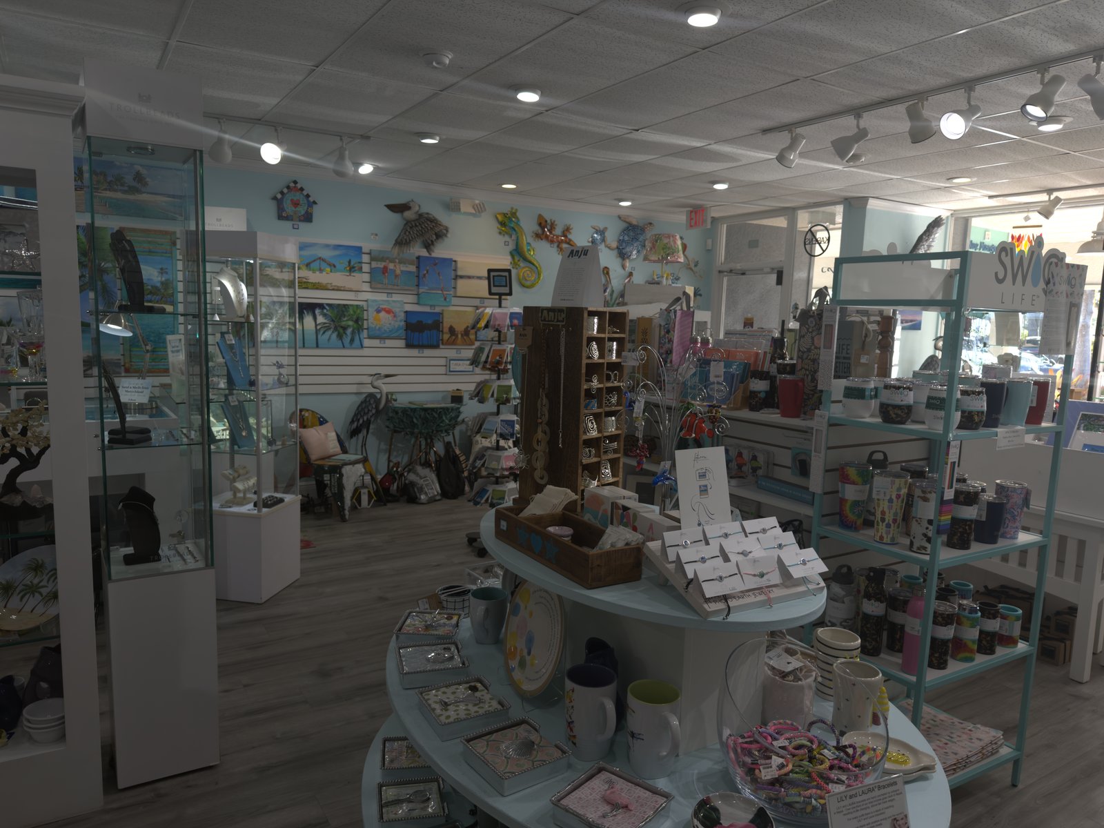 Art, pottery & handcrafted treasures