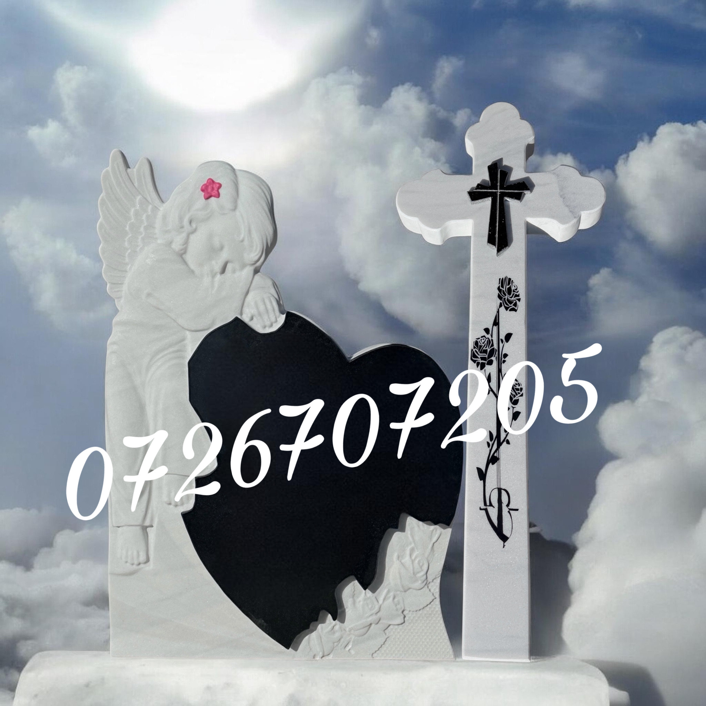 Monument cu cruce și detalii florale