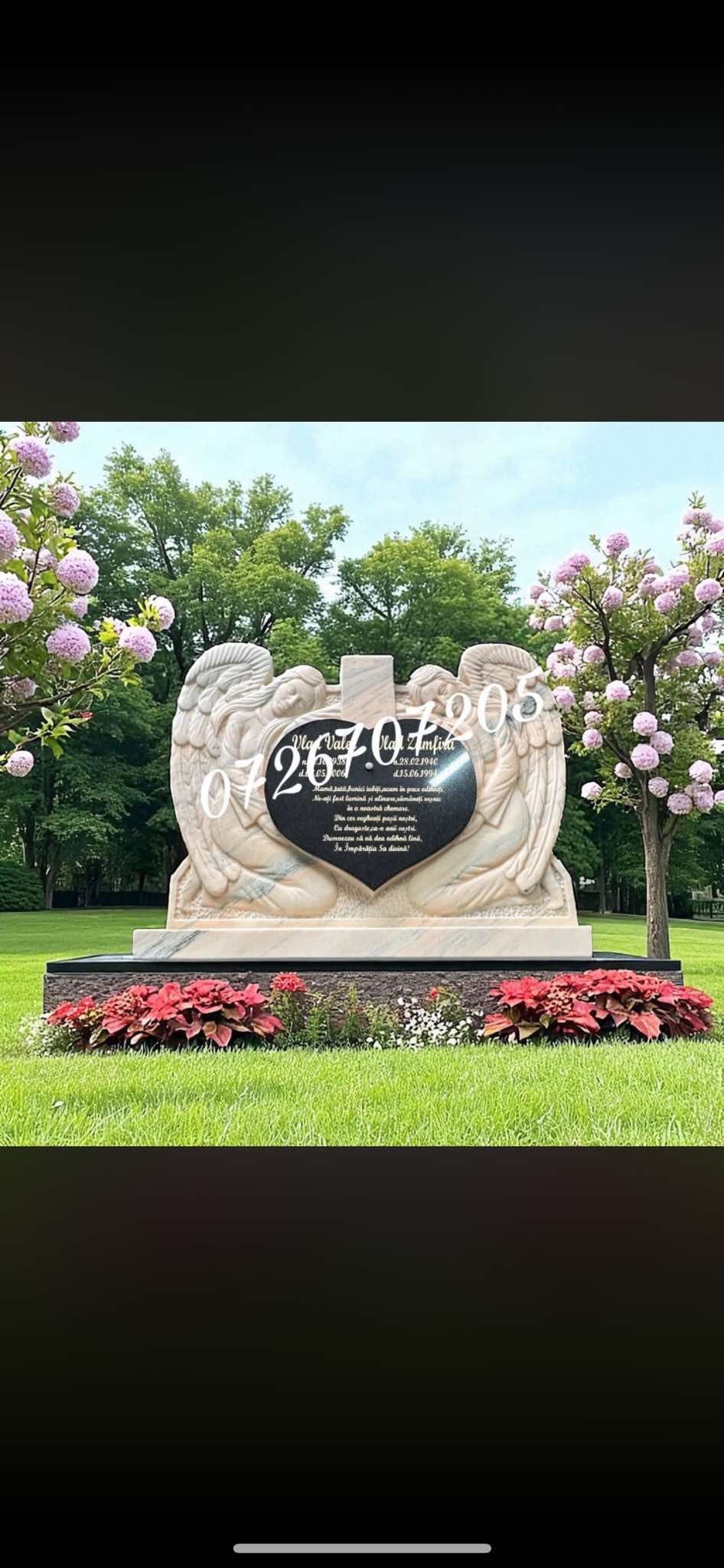 Monument funerar din marmură albă