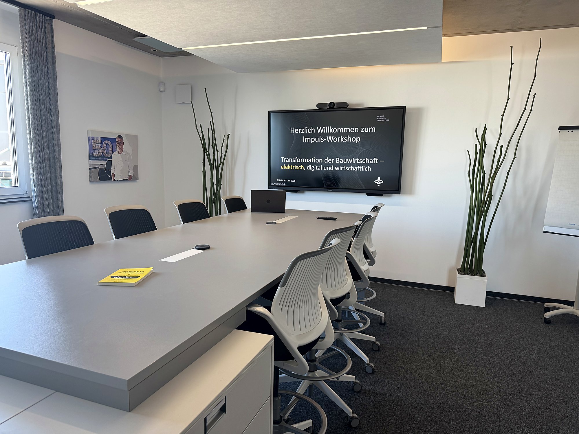 Lounge-Bereich mit Bar